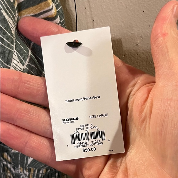 Nine West Flattering Floral Leaf Jumpsuit - Picture 4 of 14